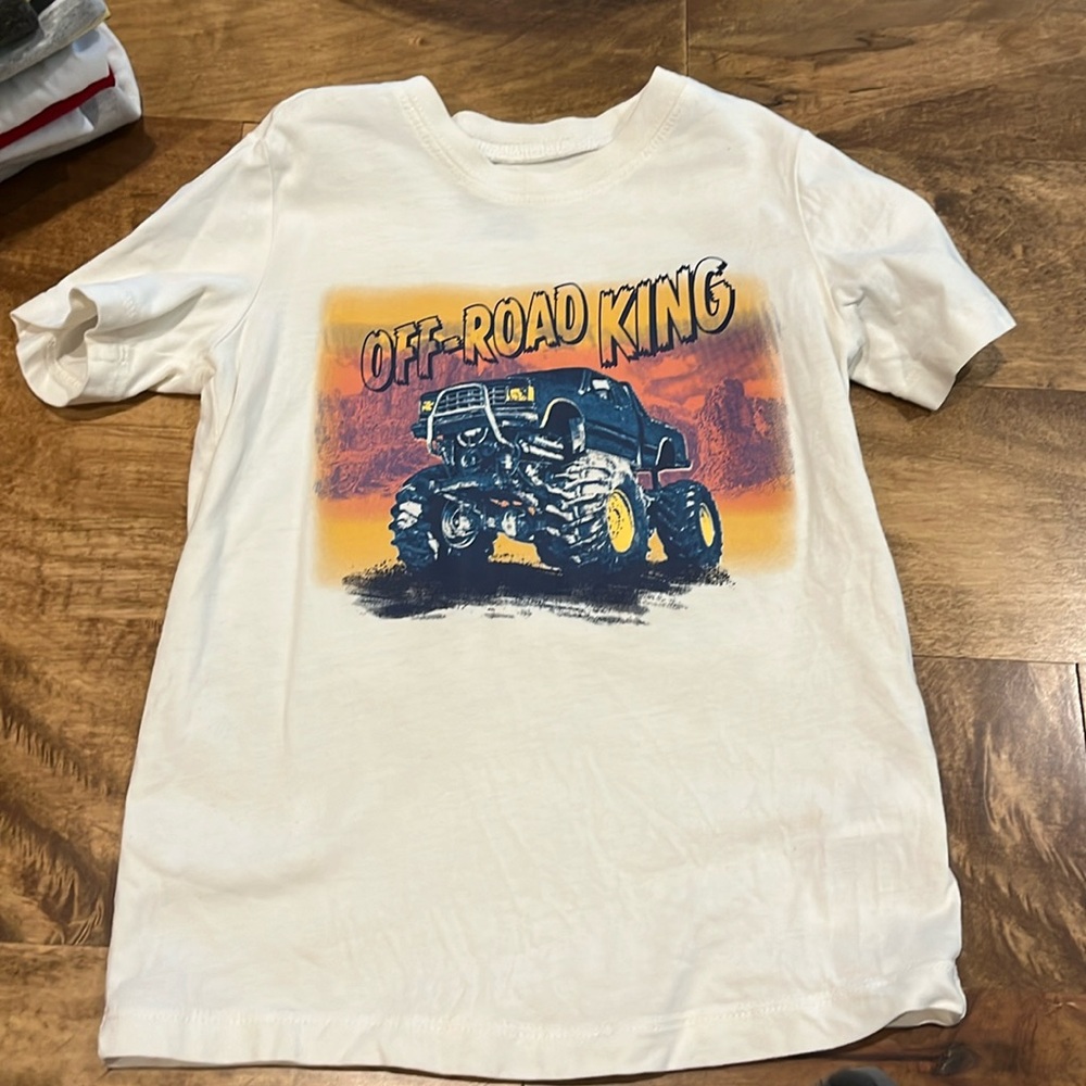 Oshkosh T shirt